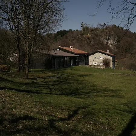 Historic House Close To Дом отдыха *